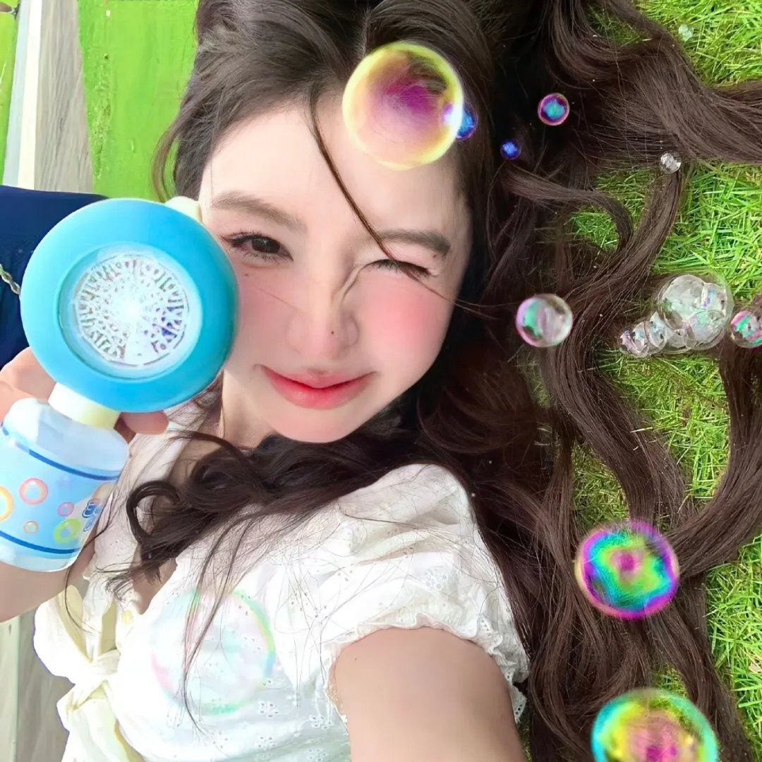 克莱尔的相机